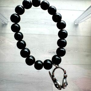 Stretchable Headphone Bracelet Black Beads